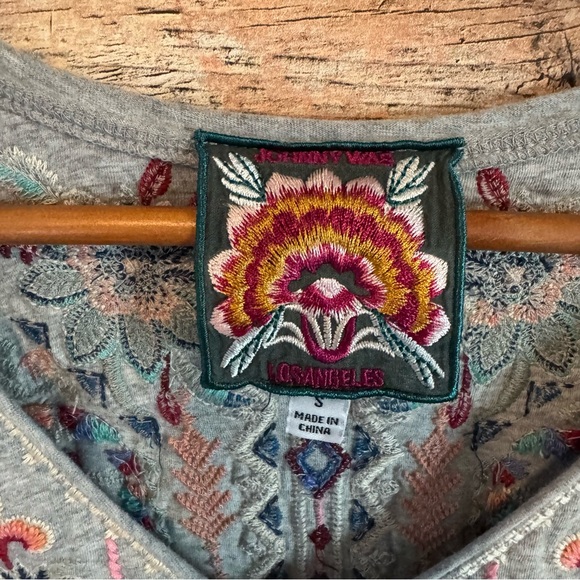 Johnny Was Los Angeles Tua Gray V Neck Floral Embroidered High Low Tunic Top S - Picture 4 of 9